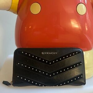 GIVENCHY / LONG WALLET WITH STUDS / AUTHENTIC